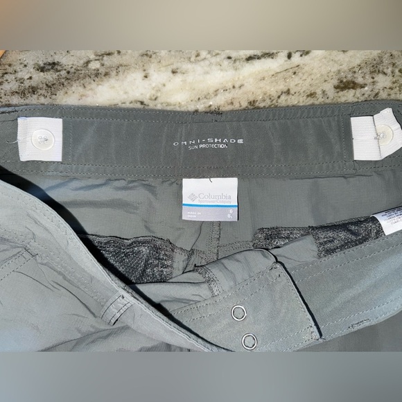 Columbia Women’s Gray Kestrel Ridge Shorts - Size 6 - Picture 3 of 6